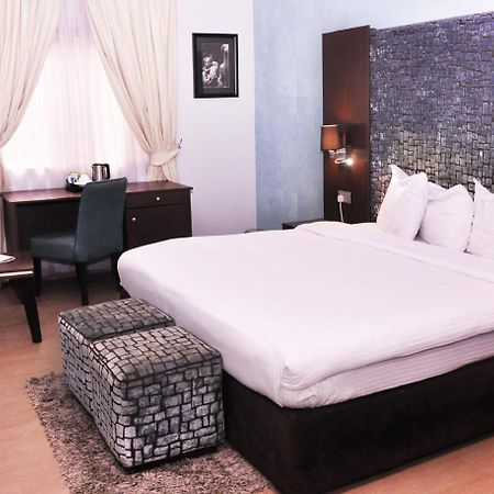 Tudor House Hotel لاغوس المظهر الخارجي الصورة